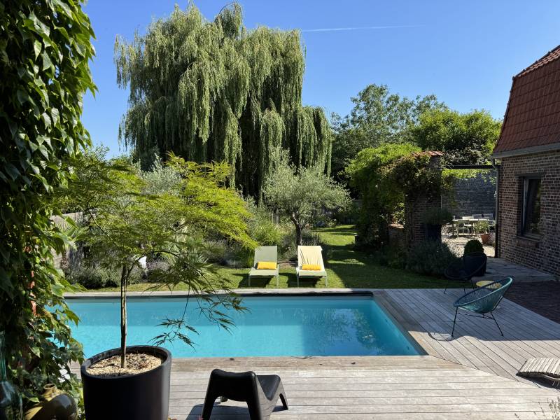 Shooting location with a swimming pool available in Lille, FRANCE