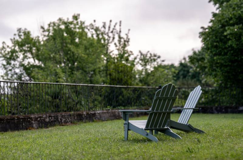 agency specializing in location shoots in Bordeaux, France offering diverse professional services