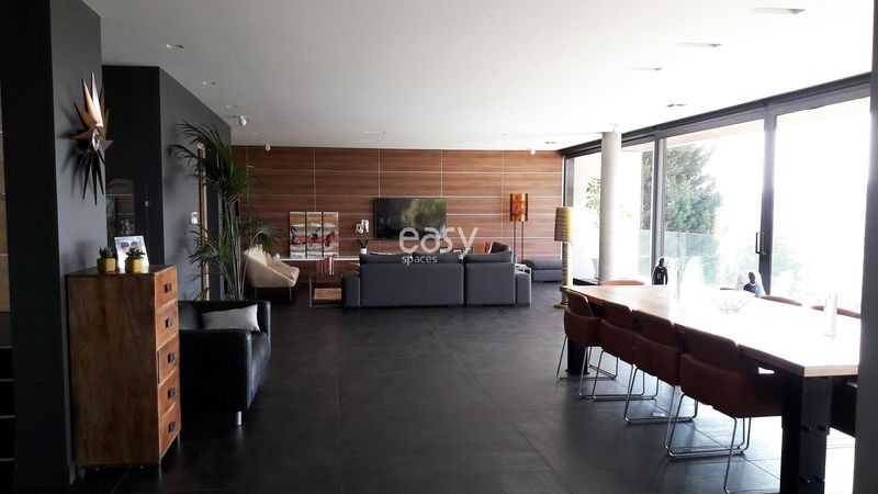 Film Set Rental Services Available in Lyon, Department 69, for Movie Productions