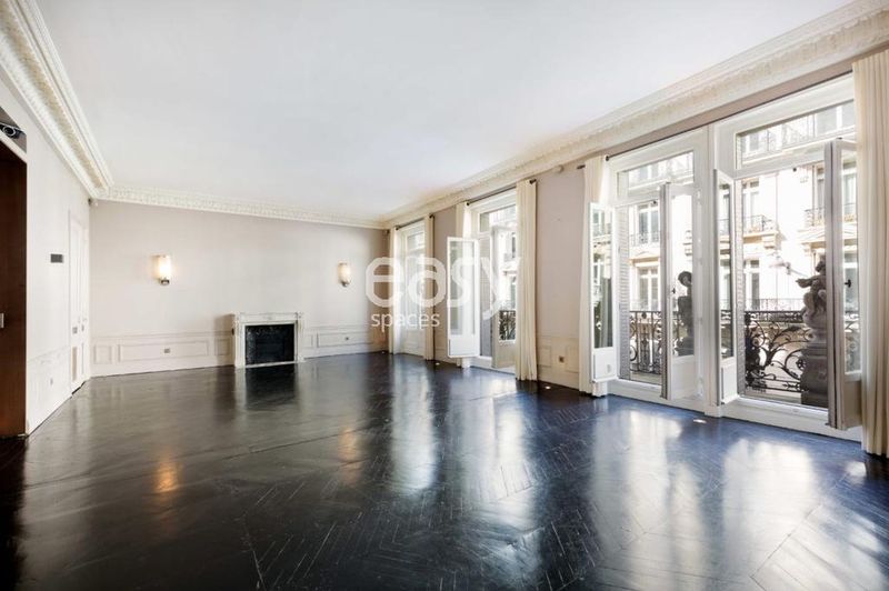 location agency specializing in rental of filming locations in Paris, France