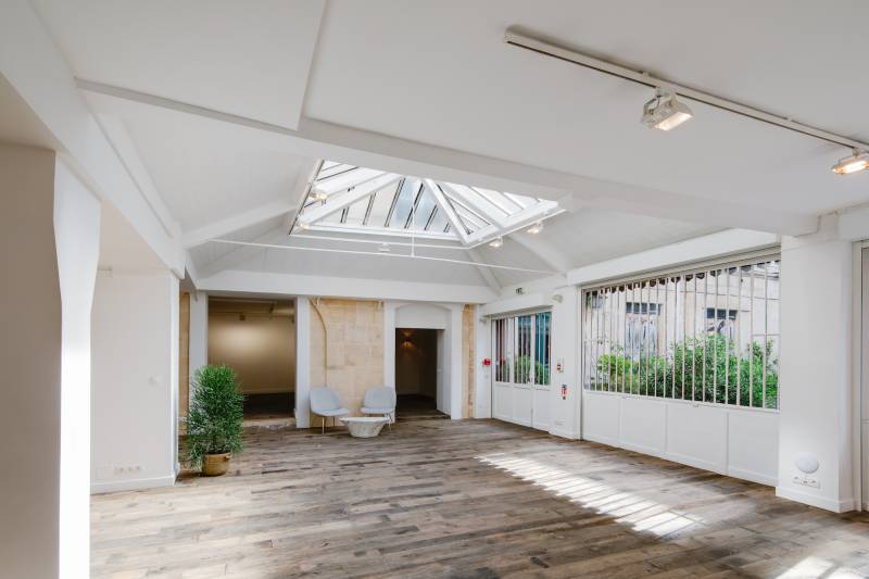 Location for a showroom venue in Paris, France, suitable for events and exhibitions