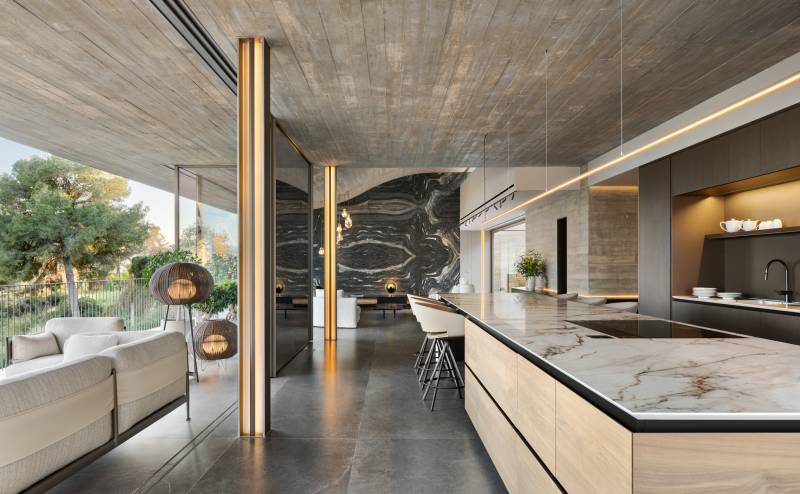 Location of the photo shoot taking place in Spain, FRANCE