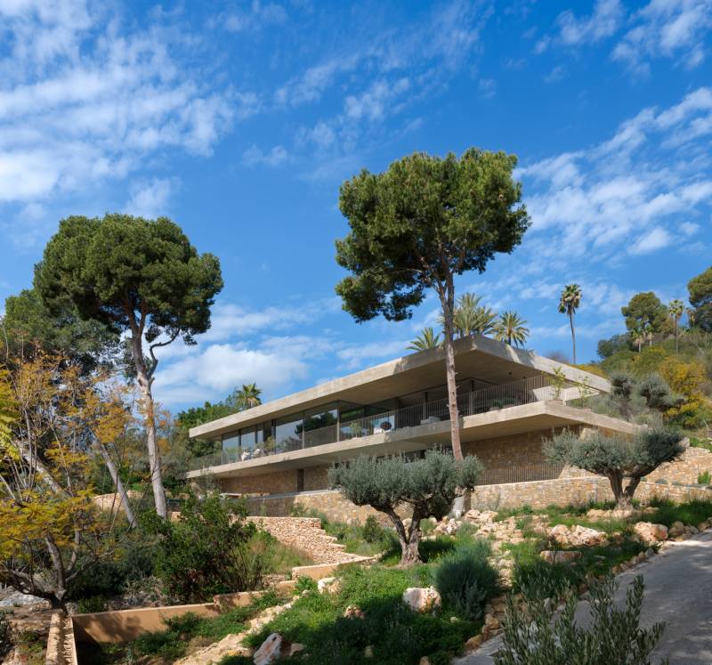 contemporary villa in France ideal for professional photo shoots and artistic photography sessions located in Spain