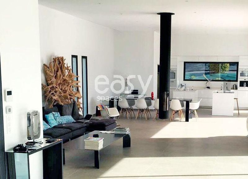 Filming location in the beautiful city of Aix-en-Provence, known for its picturesque scenery and rich cultural heritage