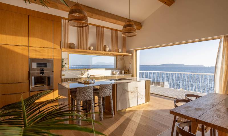 Rent a unique seaside house with an exceptional sea view for a professional photo shoot in the South of France