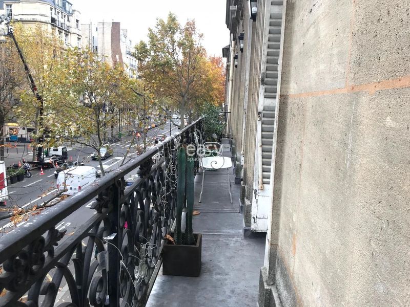 apartment with balcony available for professional photo and video shooting in Paris city center