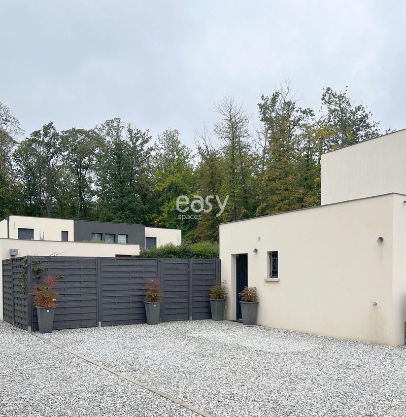 location of the roadshow event in the city of Paris, FRANCE