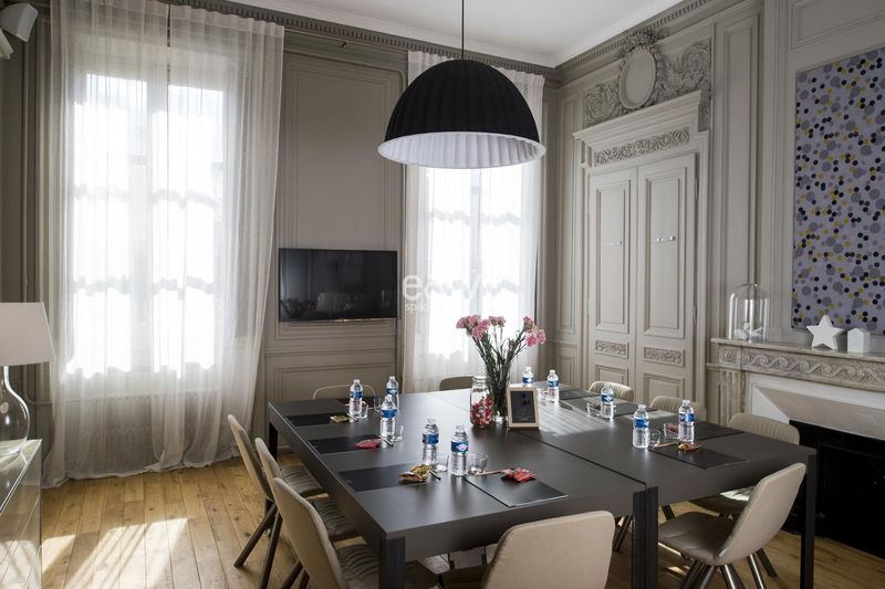 renting an apartment specifically for a professional business event in the city of Lyon