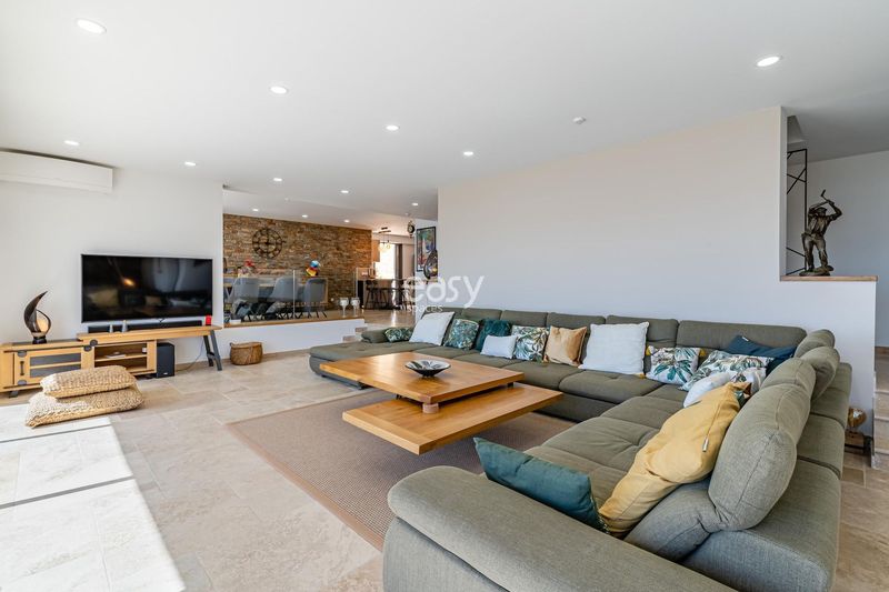 Renting out your house in FRANCE as a location for professional photography sessions and photo shoots