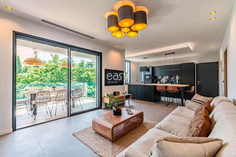 Charming Stone Villa Pierre Available for Shooting and Event Rentals in Cannes with Exceptional Features