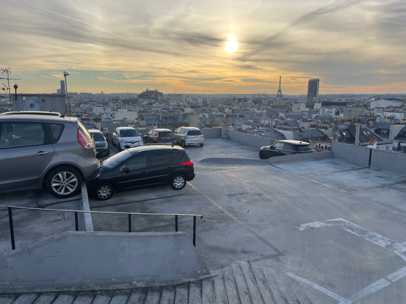 Rent a rooftop for a photo shoot in Paris