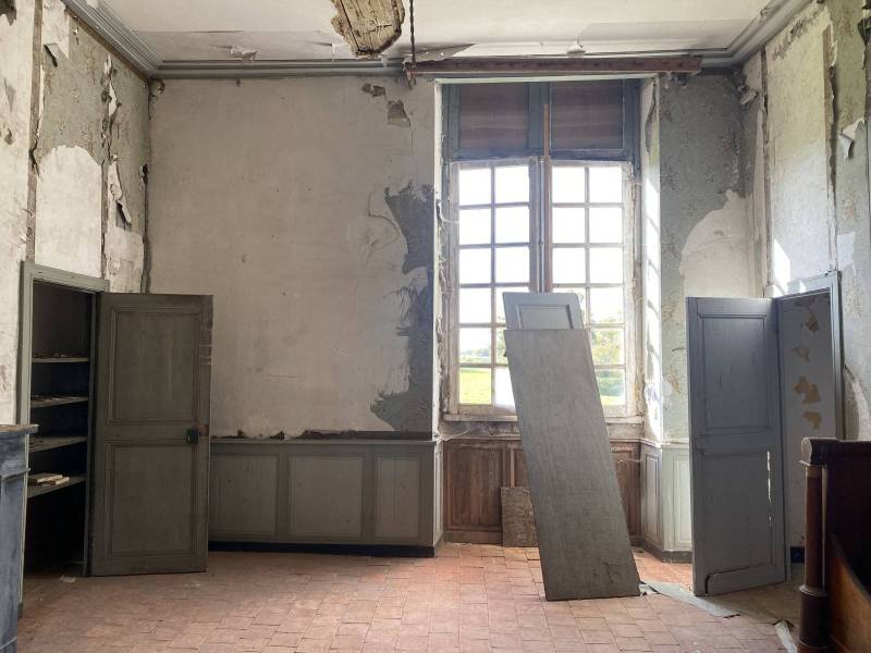 Raw set for rent for filming in Nantes