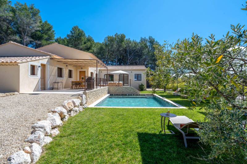 Find a Unique and Unconventional Villa Ideal for Photoshoots in the Luberon Region of France