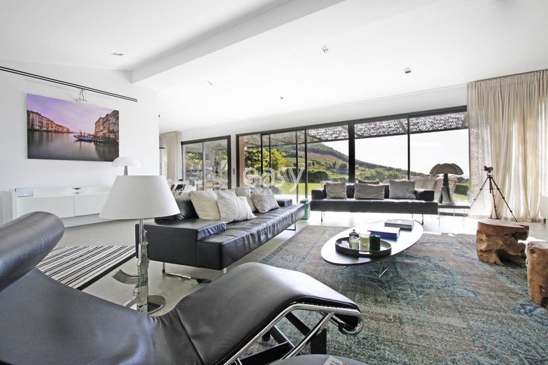 Filming locations and scenic spots famously used for movie productions in the picturesque region of Provence