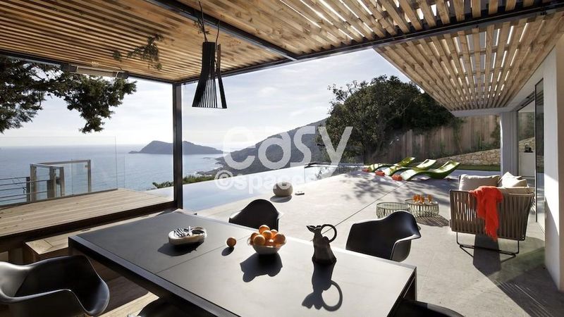 submit a detailed proposal for a specific location suitable for filming purposes