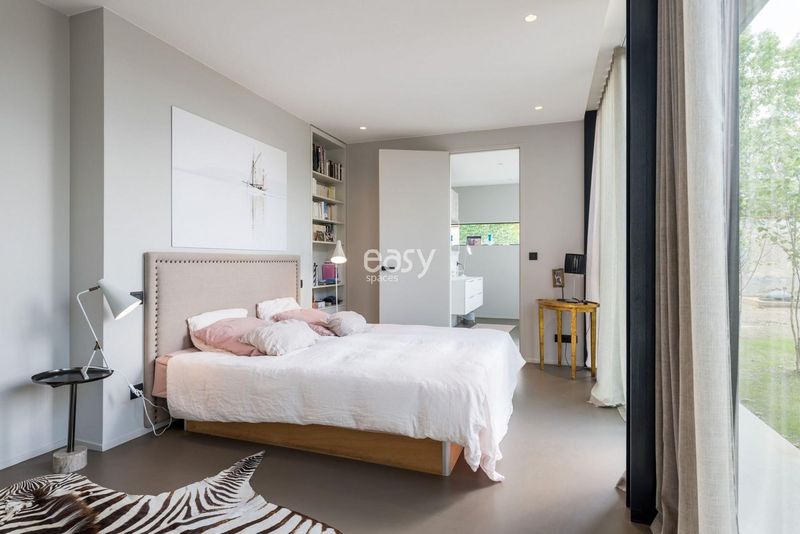 Renting Out Your House for Professional Photo Shoots and Photography Sessions