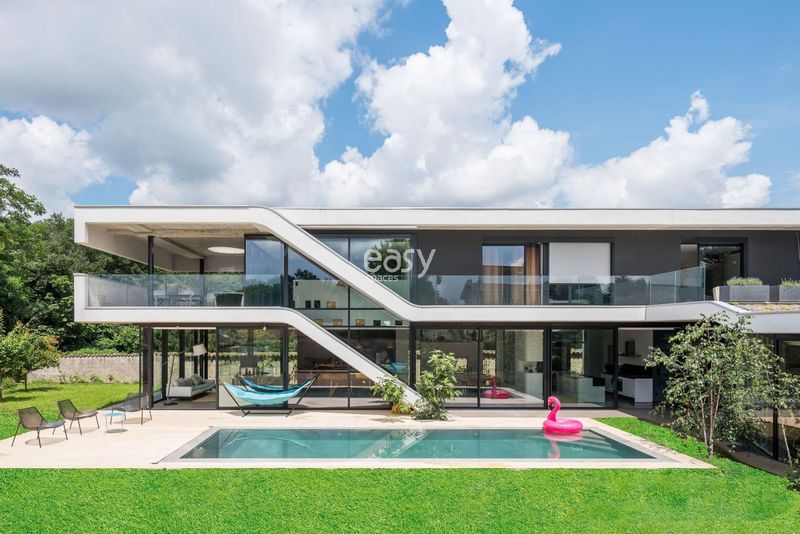 villa available for rent for filming and photography sessions in Lyon city