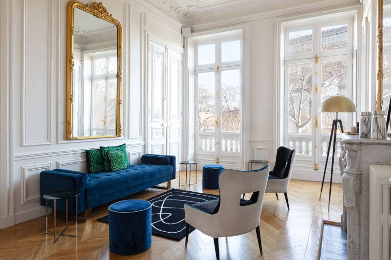 Parisian apartment with a beautiful view of the Arc de Triomphe available for rent for event purposes in FRANCE