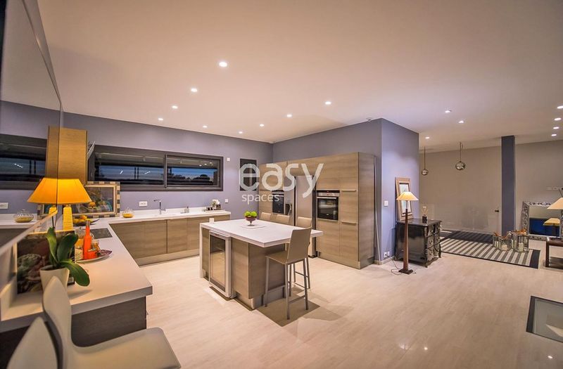 agency specializing in providing various locations specifically for film and cinema productions