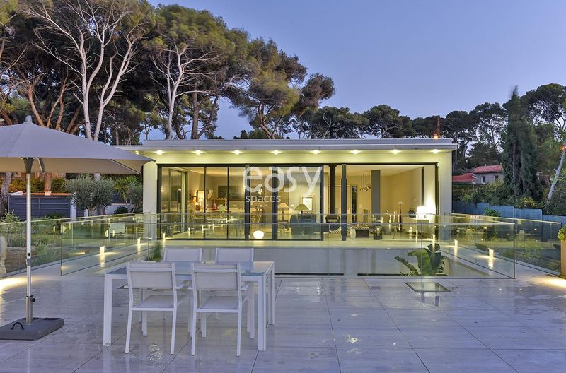 Film set decoration specifically designed for a movie production in the PACA region