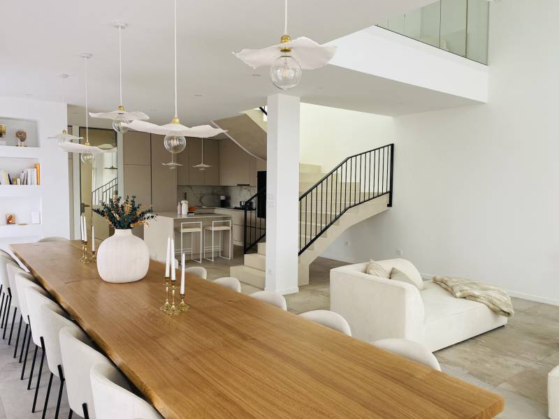 Contemporary villa perfectly suited for professional photo shoots in Lyon, France