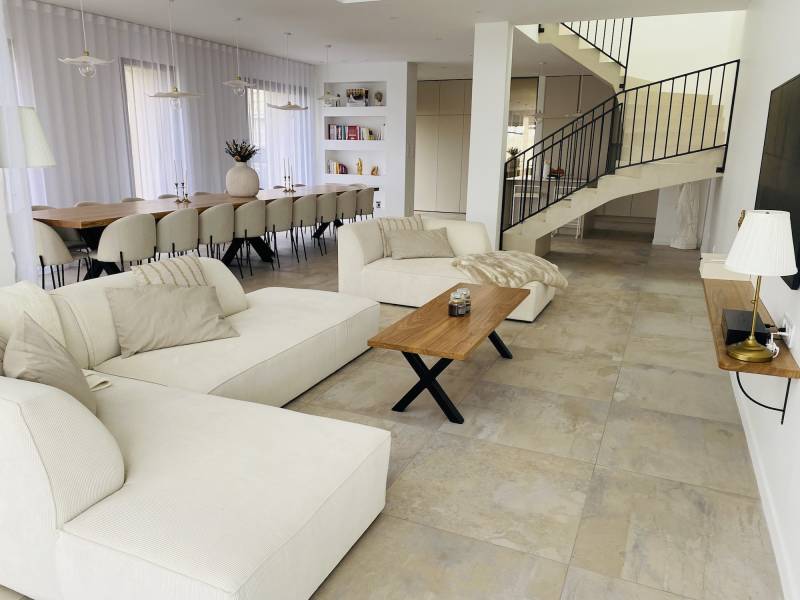 offer your house for a professional photo shoot or filming session in FRANCE