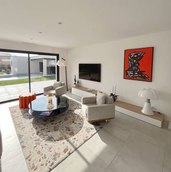 Villa available for rent for filming purposes near the city of Toulouse in France