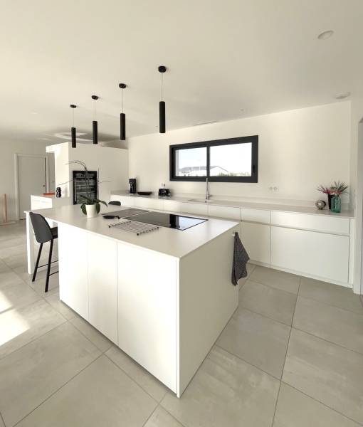 House with swimming pool available for professional photo shoot located in Toulouse, France