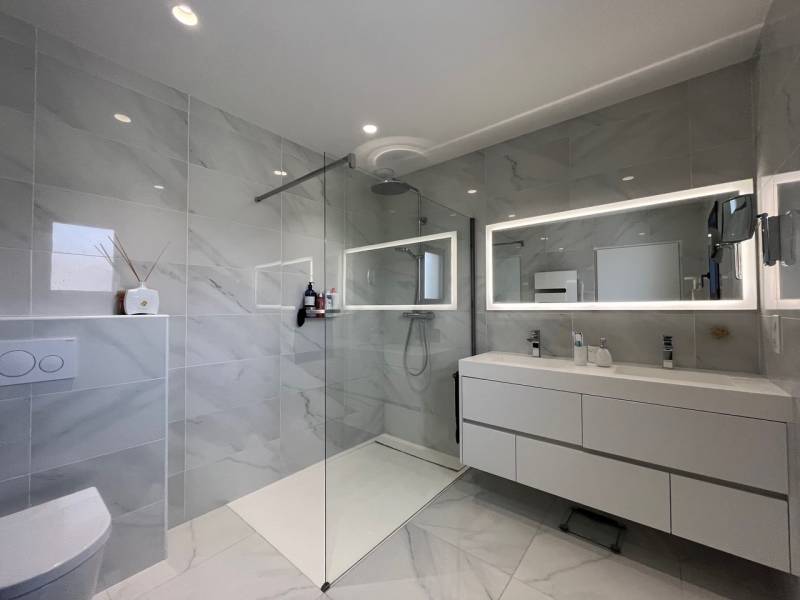 house with swimming pool for filming in the Toulouse region of France