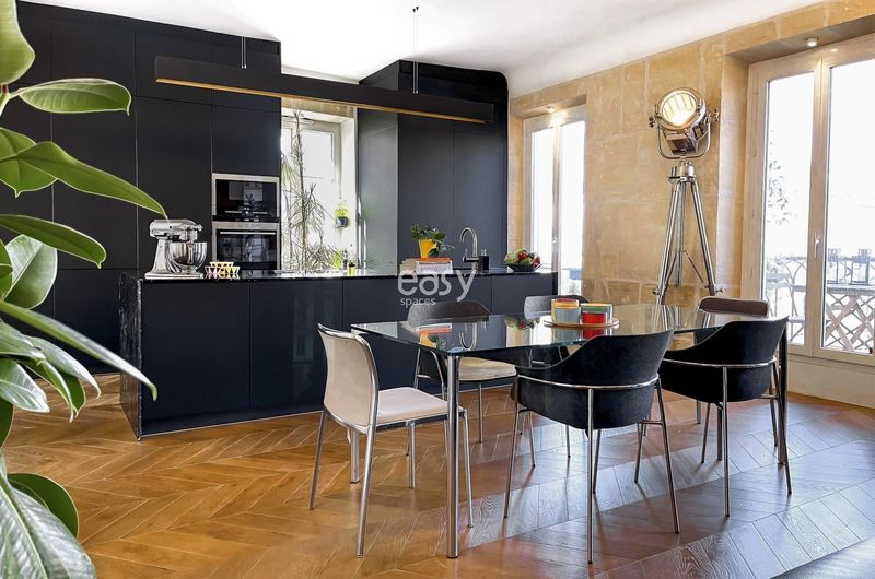 Private apartment available for rent for professional photo shoots in Paris, France