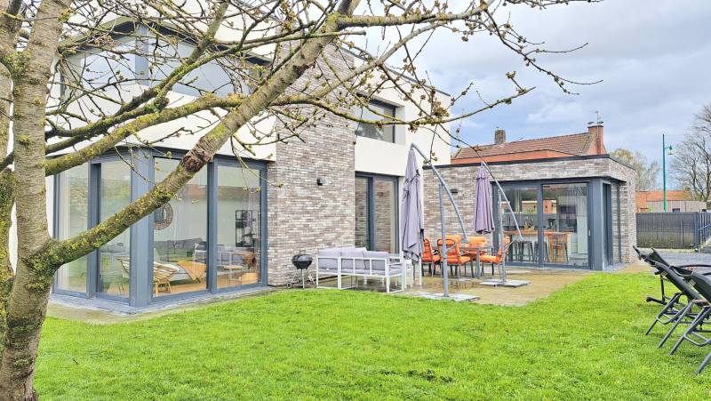 House Available for Rent in Lille France Ideal for Professional Photo Shooting Sessions