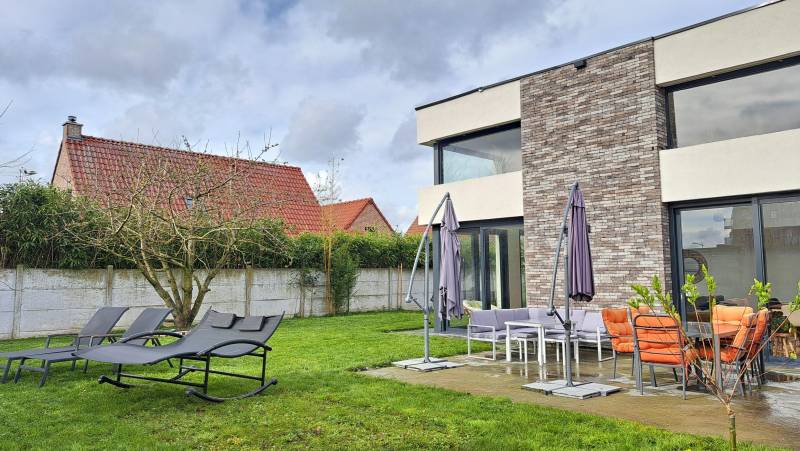 House rental available for filming purposes in Lille, FRANCE, ideal location for movie shoots and production projects