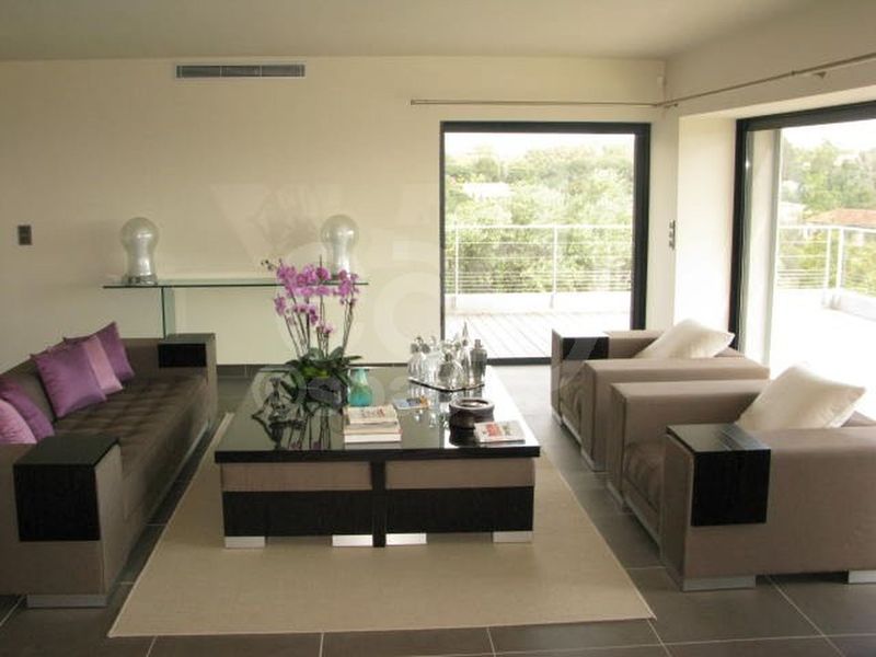 renting a modern contemporary villa for professional photoshoots and filming in the beautiful area of Saint Tropez