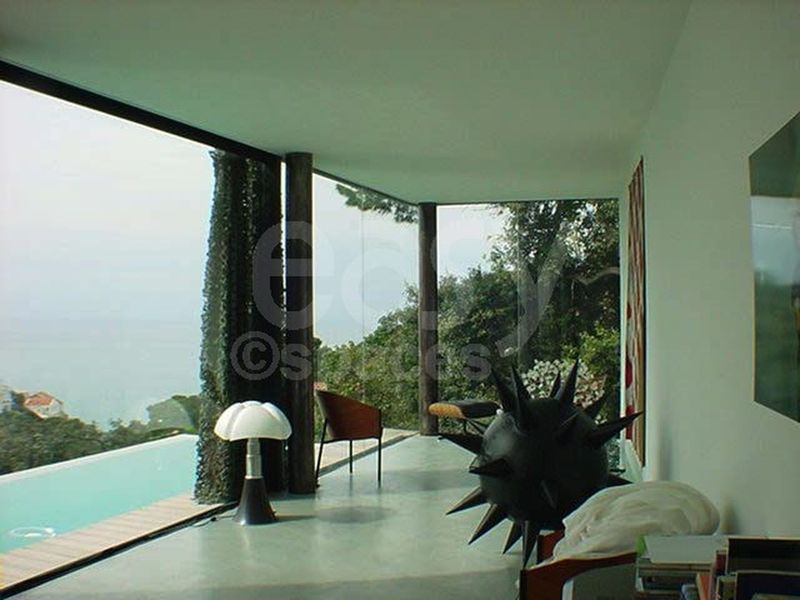 rental of various locations suitable for professional photo shoots in Marseille and the Provence-Alpes-Côte d'Azur region