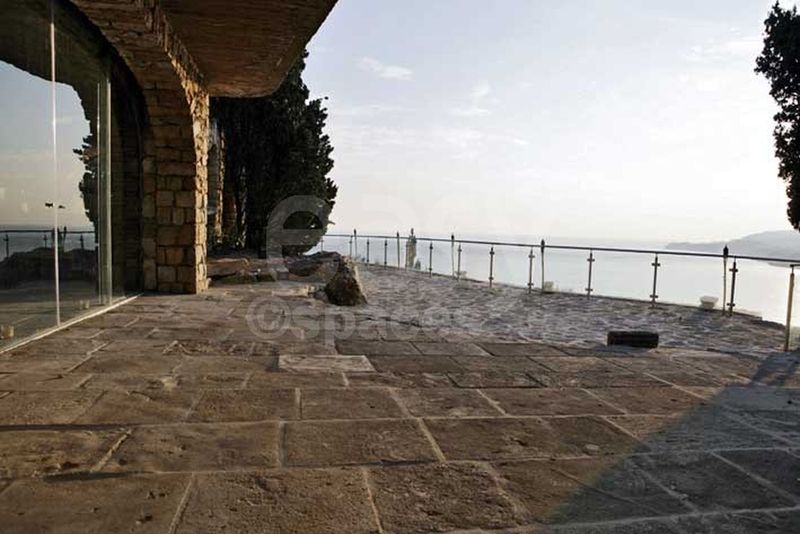 renting a house for filming or photo productions in the vibrant and picturesque city of Marseille 13