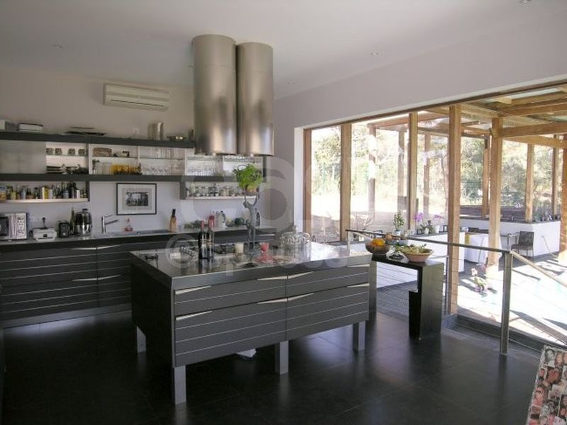 Rental of contemporary villas and modern houses for film shootings and professional photo shoots in Aix en Provence and surrounding areas