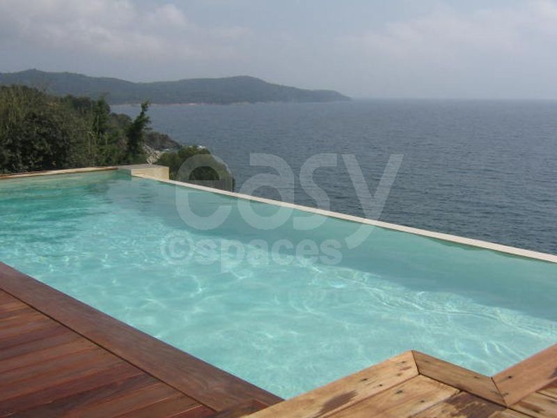 rental of a beautiful house with a swimming pool ideal for photo productions in Saint Tropez in the Provence-Alpes-Côte d'Azur region