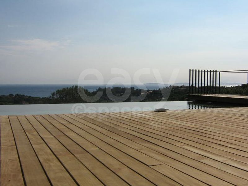 Rental of an exclusive architect-designed villa ideally suited for photo production in Saint-Tropez
