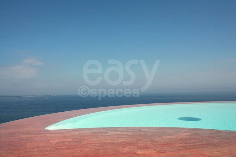 rental of a modern contemporary villa with swimming pool and sea view specifically designed for hosting events and seminars in Cannes and the PACA region 06