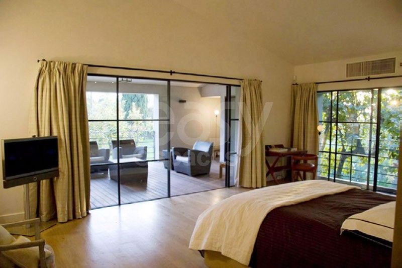 luxury house rental for film shootings and professional photo shoots in aix en provence including premium amenities and exceptional settings