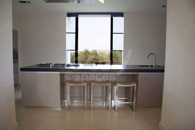 Exceptional venue rental featuring a swim lane located in the beautiful south of France near Aix en Provence