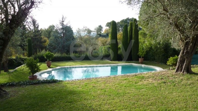 Villa available for rent for professional photo shoots and filming purposes in the stunning Cannes, Nice, and Monaco areas