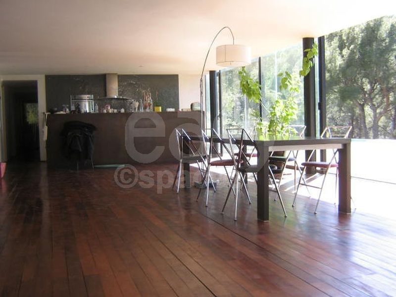 Villa available for rent in the beautiful sunny South of France near Marseille in the 13th arrondissement of Bouches-du-Rhône and the 83 Var department