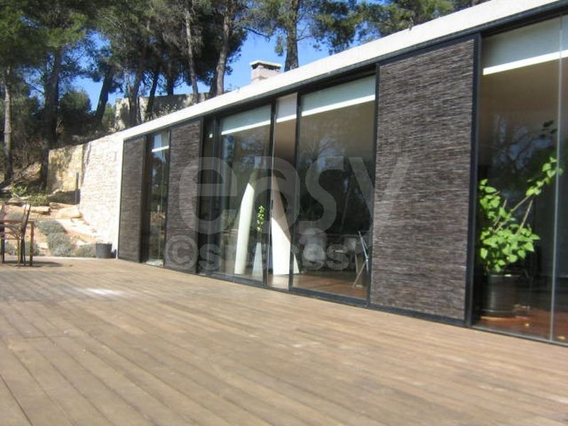 Villa with exposed stone walls located in the beautiful south of France, perfect for photoshoots and film shootings 13