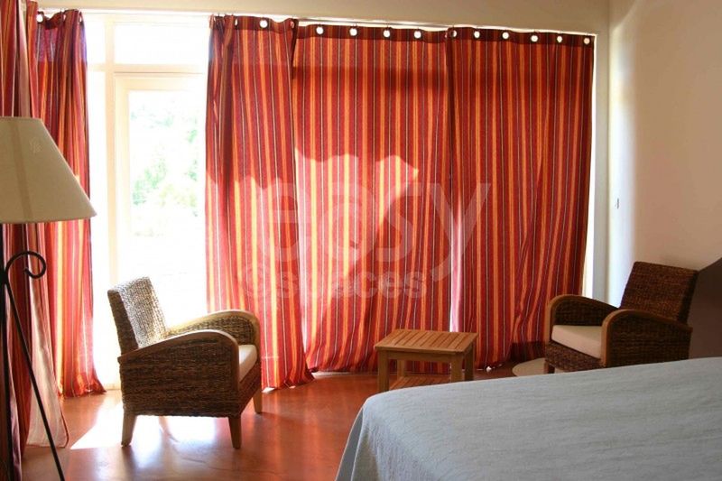 holiday house rental with swimming pool in the beautiful Luberon and Alpilles regions of France