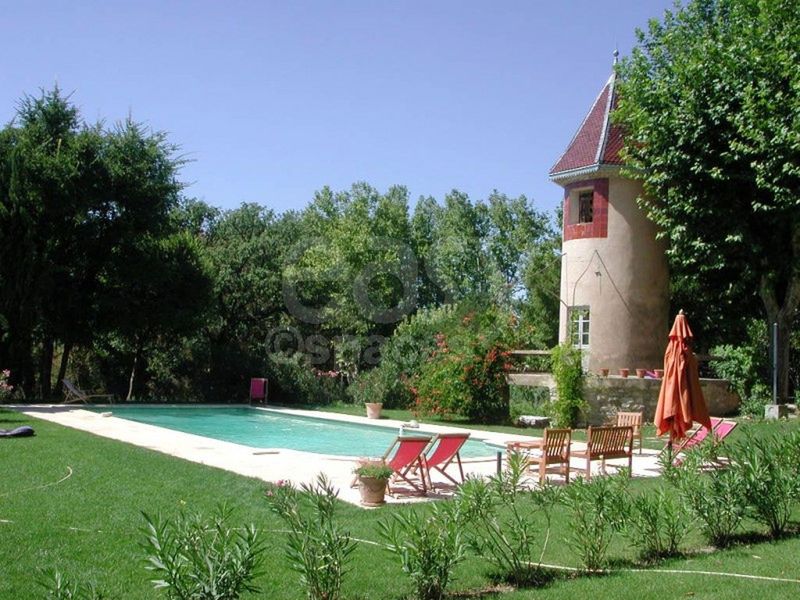 Castle rental for professional photographic productions in Aix-en-Provence area for exceptional shoots