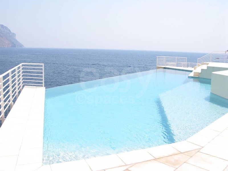 Infinity pool rental location available for photographic production purposes in Marseille