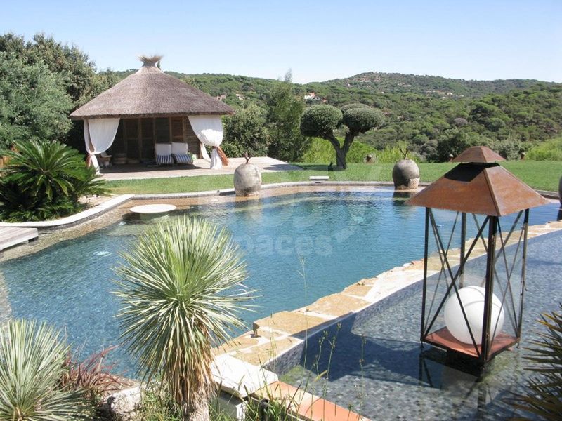 renting a house for cinema and photography purposes in the beautiful and picturesque region of Saint Tropez in the Var department