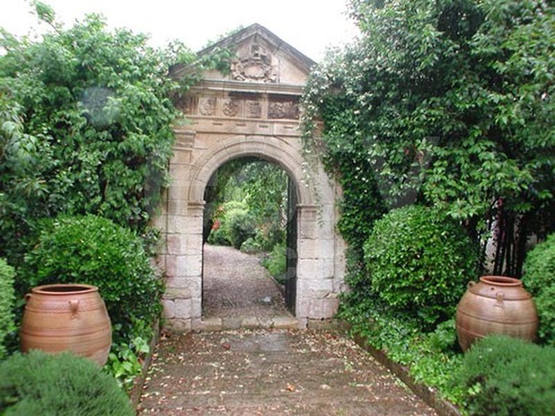 rental of a place for fashion photo shoots in the city of Arles