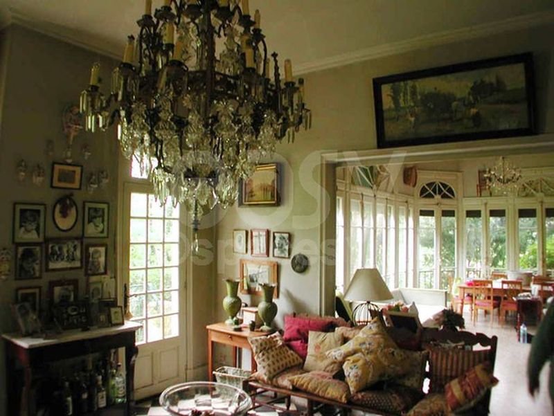 castle rental for photo shoots in the beautiful and sunny south of France near Arles